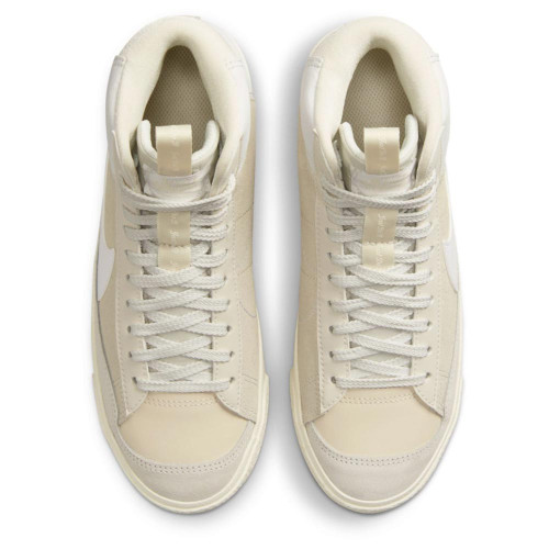 Nike Blazer Mid '77 D